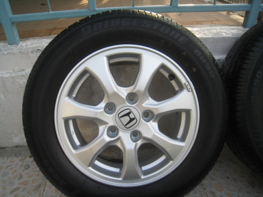 ขายล้อแม็ก Honda civic 15"x6" et45 5รู114 +ยางปี 3312 ตุ่มที่หน้ายางยังมีครับ  (081-3747940)