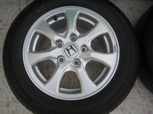 ขายล้อแม็ก Honda civic 15"x6" et45 5รู114 +ยางปี 3312 ตุ่มที่หน้ายางยังมีครับ  (081-3747940)