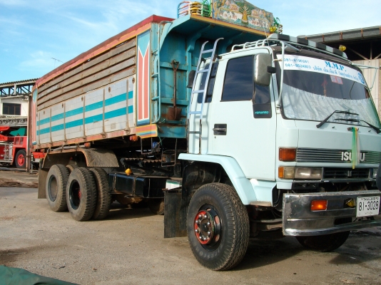 ขาย isuzu เครื่อง 210