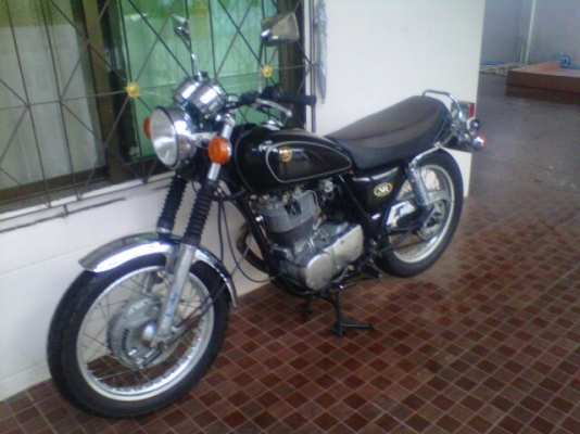 ***ขาย sr400 ปี 2000 ประกอบใหม่สวยจัด ตรงสี ตรงปี ตรงรุ่น ทุกอย่าง 64000 ohm คอนหวัน*** เครื่องดีมากครับ วิ่งไม่ถึงหมื่นโล ไมค์วัดรอบความเร็วขึ้นหมดครับ ระบบไฟปรกติ ทุกอย่างตรงหมดปี2000ประกวดได้เลยครับ เอกสารอินวอยออกชื่อ ราคาฟังได้ครับ สนใจ 0858730704 oh