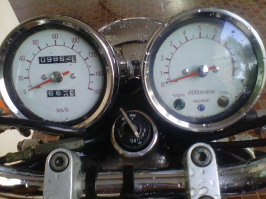 ***ขาย sr400 ปี 2000 ประกอบใหม่สวยจัด ตรงสี ตรงปี ตรงรุ่น ทุกอย่าง 64000 ohm คอนหวัน*** เครื่องดีมากครับ วิ่งไม่ถึงหมื่นโล ไมค์วัดรอบความเร็วขึ้นหมดครับ ระบบไฟปรกติ ทุกอย่างตรงหมดปี2000ประกวดได้เลยครับ เอกสารอินวอยออกชื่อ ราคาฟังได้ครับ สนใจ 0858730704 oh