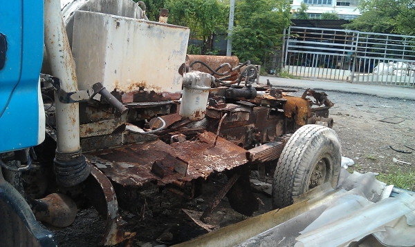 ขายรถ4ล้อกลางหัวคัสซีเครื่อง120แรง ขายตามสภาพ ขายรถ4ล้อกลางหัวคัสซีเครื่อง120แรง ขายตามสภาพ