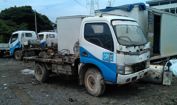 ขายรถ4ล้อกลางหัวคัสซีเครื่อง120แรง ขายตามสภาพ