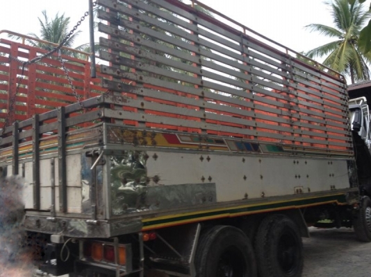 รถฮีโน่ 10 ล้อ FL3M รั่ว เปลื่ยนเครื่อง 220 แรงม้า  สนใจติดต่อ 081 - 6079515