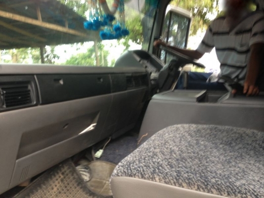 รถฮีโน่ 10 ล้อ FL3M รั่ว เปลื่ยนเครื่อง 220 แรงม้า  สนใจติดต่อ 081 - 6079515