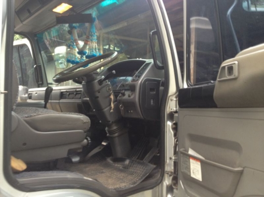 รถฮีโน่ 10 ล้อ FL3M รั่ว เปลื่ยนเครื่อง 220 แรงม้า  สนใจติดต่อ 081 - 6079515