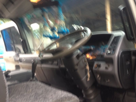 รถฮีโน่ 10 ล้อ FL3M รั่ว เปลื่ยนเครื่อง 220 แรงม้า  สนใจติดต่อ 081 - 6079515