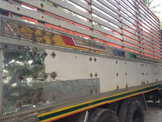 รถฮีโน่ 10 ล้อ FL3M รั่ว เปลื่ยนเครื่อง 220 แรงม้า  สนใจติดต่อ 081 - 6079515