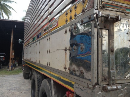 รถฮีโน่ 10 ล้อ FL3M รั่ว เปลื่ยนเครื่อง 220 แรงม้า  สนใจติดต่อ 081 - 6079515