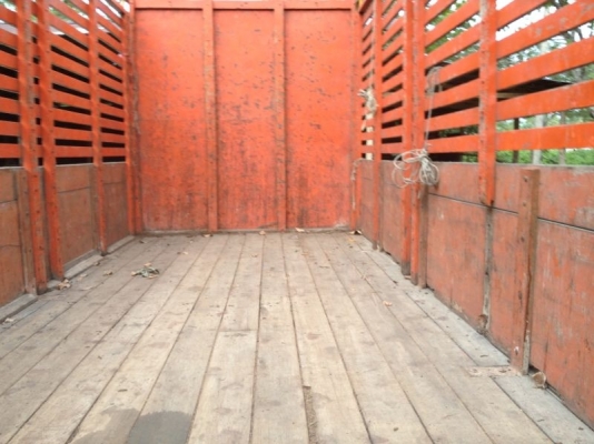 รถฮีโน่ 10 ล้อ FL3M รั่ว เปลื่ยนเครื่อง 220 แรงม้า  สนใจติดต่อ 081 - 6079515