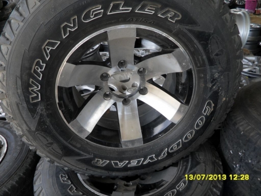 แม็กขอบ 15  6รู 139 พร้อมยางอ๊อฟโหลด  255 70 R15