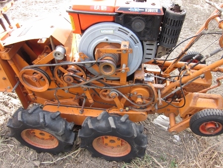 ขาย รถขุดร่อง สำหรับงานวางท่อน้ำประปา- ไฟฟ้า ยี่ห้อ KUBOTA เครื่องยนต์ดีเซล มือสองญี่ปุ่นแท้ สภาพพร้อมใช้งาน