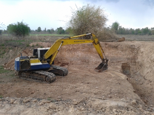 ขาย KOMATSU PC 200 - 5 คอนโทรลยาว แอร์พร้อม เอกสารเล่มทะเบียน โทร 0862254227