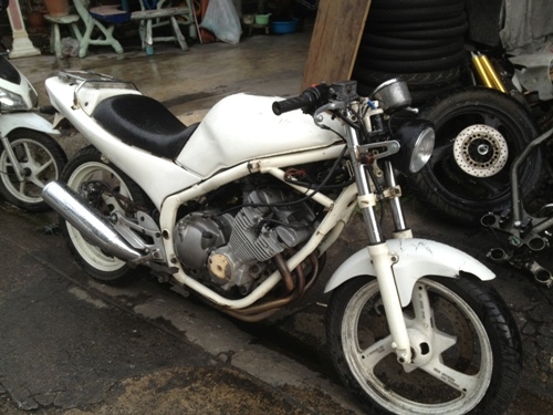 ขาย รถ YAMAHA XJ600 DIVERSION ราคา 25,000 บาท ขาย รถ YAMAHA XJ600 DIVERSION ราคา 25,000 บาท