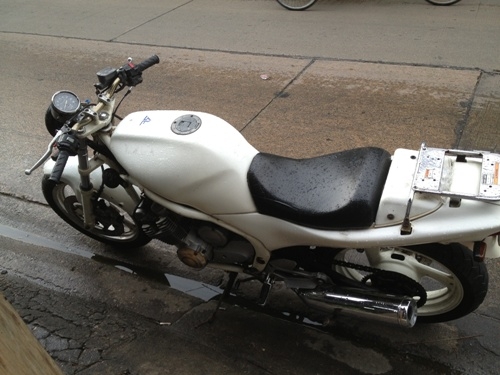 ขาย รถ YAMAHA XJ600 DIVERSION ราคา 25,000 บาท ขาย รถ YAMAHA XJ600 DIVERSION ราคา 25,000 บาท