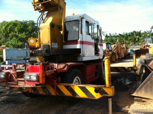 รถเครน 4ล้อยาง kobelco 70  บูม 6ปลอก