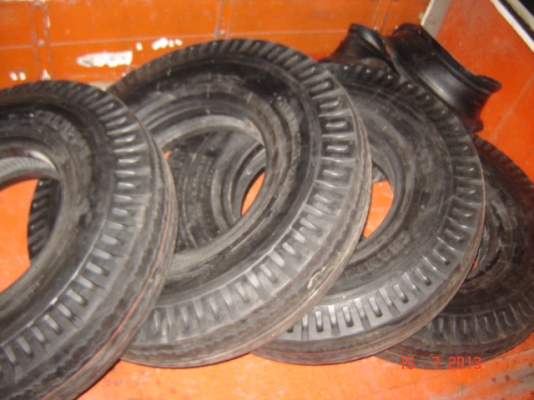 ขายยางใหม่ 6 ล้อ สนใจติดต่อ  081-2805754