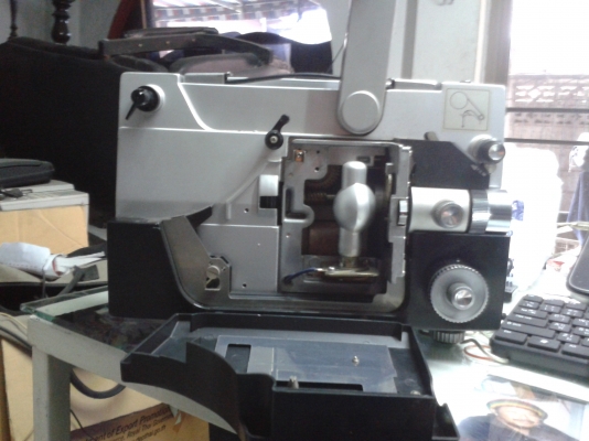 เครื่องฉายหนังแปดมิลสภาพใหม่มาก