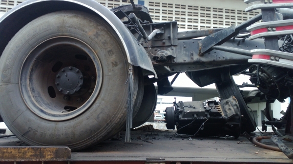 (เหลือเชื่อ...คนขับแค่บาดเจ็บ) ขายซาก6ล้อหัวลากออกใหม่ป้ายแดง (เหลือเชื่อ...คนขับแค่บาดเจ็บ) ขายซาก6ล้อหัวลากออกใหม่ป้ายแดง