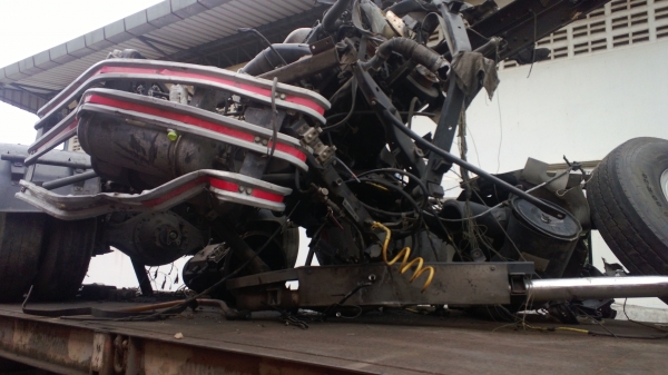 (เหลือเชื่อ...คนขับแค่บาดเจ็บ) ขายซาก6ล้อหัวลากออกใหม่ป้ายแดง (เหลือเชื่อ...คนขับแค่บาดเจ็บ) ขายซาก6ล้อหัวลากออกใหม่ป้ายแดง