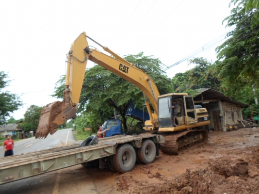 รับขนย้ายเครื่องจักร กลหนัก ทุกชนิด ทั่วทุกภาค มีบริการด้วย หัวลาก หางโรเบส และหางพื้นเรียบ  ราคาถูกใจ บริการเยี่ยม