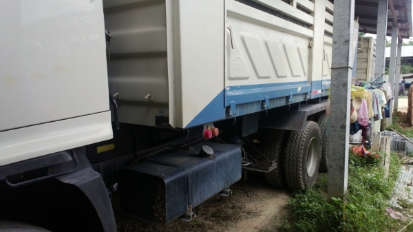 HINO 380 แรง แม่-ลูก ปี*53 ใช้น้อย 104000 กม. HINO 380 แรง แม่-ลูก ปี*53 ใช้น้อย 104000 กม.