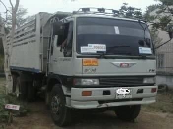 HINO FM 3M - 240 HP M10C รถพ่วงแม่+ลูก แม่กระบะดั๊มพ์เหล็ก 12 ตันหน้าพระลานฝาข้างแผ่นเรียบ ลูก 3 เพลาดั๊มพ์ความยาว 6.50 เมตรสภาพสวย เครื่องดีแน่นดี ภายในเก๋งคอนโซลสวยครบ แอร์เย็น พวงมาลัยเพาเวอร์ ระบบเบรคทริ๊ปฟี้ ช่วงล่างสภาพดีทั้งแม่ทั้งลูกประมาณ 70\% พร้