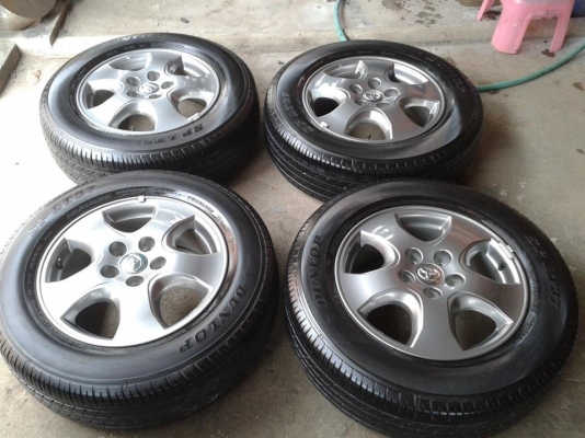 ขายล้อแม็กพร้อมยาง วีโก้แชม์ รถออกมา6เดือน4600กิโลเมตร ขายล้อแม็กพร้อมยาง วีโก้แชม์ รถออกมา6เดือน4600กิโลเมตร