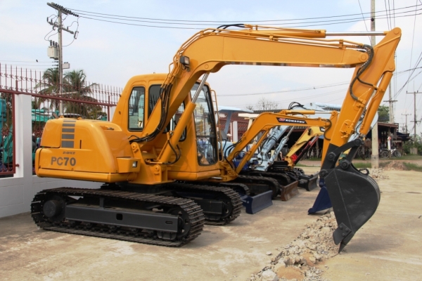 มาถึงเมืองไทยแล้ว มือสองญี่ปุ่นนำเข้าเอง แบคโฮ KOMATSU-PC70-7 มือสองญี่ปุ่นแท้ สภาพดี ทำสีแล้ว รถพร้อมใช้ ราคาคุยกันได้ มีบริการขนส่ง