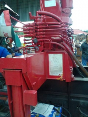 ขายเครน  Unic 4.5ตัน4ปอก ท้องแบนแข็งแรงดี สภาพดีพร้อมใช้งาน