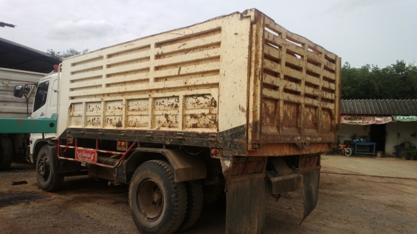 6ล้อดั้มHINO MEGA 220แรง ปี*2548 ใช้ 170000กม.