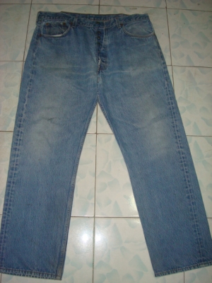 # 8427 # ยีนส์ Levi's 501 ผ้าทราย ของแท้ มือสอง เอว 40 ยาว 28นิ้วครึ่ง made in usa ตะเข็บสวย