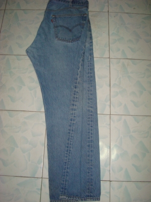 # 8427 # ยีนส์ Levi's 501 ผ้าทราย ของแท้ มือสอง เอว 40 ยาว 28นิ้วครึ่ง made in usa ตะเข็บสวย