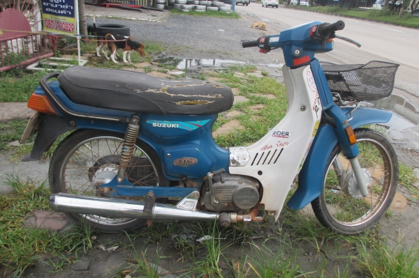 ขาย SUZUKI  RC100 มีเล่มทะเบียนเครื่องฟิตใหม่ระบบไฟใช้ได้ครับ