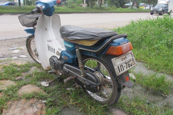 ขาย SUZUKI RC100 มีเล่มทะเบียนเครื่องฟิตใหม่ระบบไฟใช้ได้ครับ ขาย SUZUKI RC100 มีเล่มทะเบียนเครื่องฟิตใหม่ระบบไฟใช้ได้ครับ