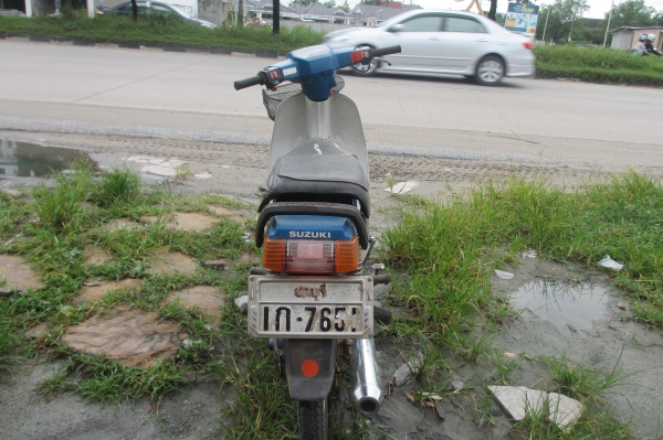 ขาย SUZUKI RC100 มีเล่มทะเบียนเครื่องฟิตใหม่ระบบไฟใช้ได้ครับ ขาย SUZUKI RC100 มีเล่มทะเบียนเครื่องฟิตใหม่ระบบไฟใช้ได้ครับ