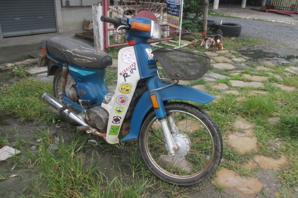 ขาย SUZUKI  RC100 ตามสภาพมีเล่มทะเบียนเครื่องฟิตใหม่ระบบไฟใช้ได้ครับ