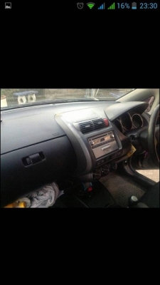 ขาย HONDA JAZZ ปี50 เกียร์ธรรมดา สีดำ สภาพสวย เครื่องแน่นๆ ราคาถูกครับ