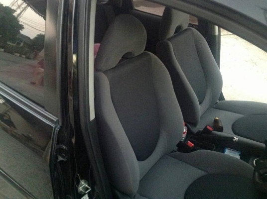 ขาย HONDA JAZZ ปี50 เกียร์ธรรมดา สีดำ สภาพสวย เครื่องแน่นๆ ราคาถูกครับ