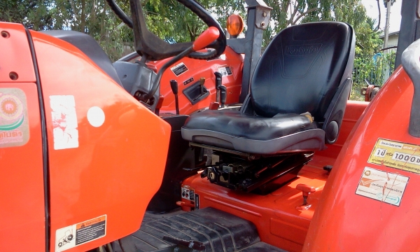 ขายรถไถคูโบต้่า70เเรงพร้อมผาน3และใบดันรถสวยยางดีครับ ขายรถไถคูโบต้่า70เเรงพร้อมผาน3และใบดันรถสวยยางดีครับ