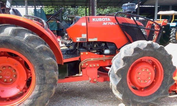 ขายรถไถคูโบต้่า70เเรงพร้อมผาน3และใบดันรถสวยยางดีครับ ขายรถไถคูโบต้่า70เเรงพร้อมผาน3และใบดันรถสวยยางดีครับ