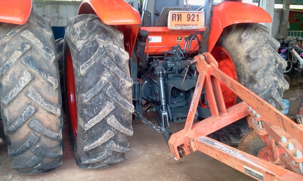 ขายรถไถคูโบต้่า70เเรงพร้อมผาน3และใบดันรถสวยยางดีครับ ขายรถไถคูโบต้่า70เเรงพร้อมผาน3และใบดันรถสวยยางดีครับ