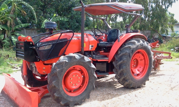 ขายรถไถคูโบต้่า70เเรงพร้อมผาน3และใบดันรถสวยยางดีครับ ขายรถไถคูโบต้่า70เเรงพร้อมผาน3และใบดันรถสวยยางดีครับ