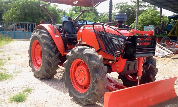 ขายรถไถคูโบต้่า70เเรงพร้อมผาน3และใบดันรถสวยยางดีครับ ขายรถไถคูโบต้่า70เเรงพร้อมผาน3และใบดันรถสวยยางดีครับ