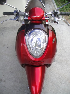 ขาย scoopy-i สีแดง น้ำตาล สวยๆเลยครับ