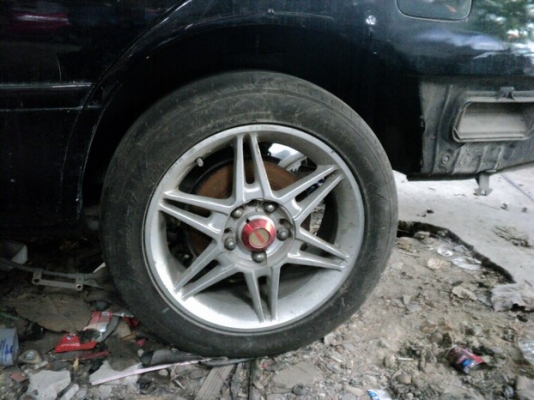 แม็กMAZDA 626 5รู ลายสวยๆ ขอบ16 ติดยางไปด้วย ล้อไม่คดไม่ดุ้ง มี2วง ขาย 2500