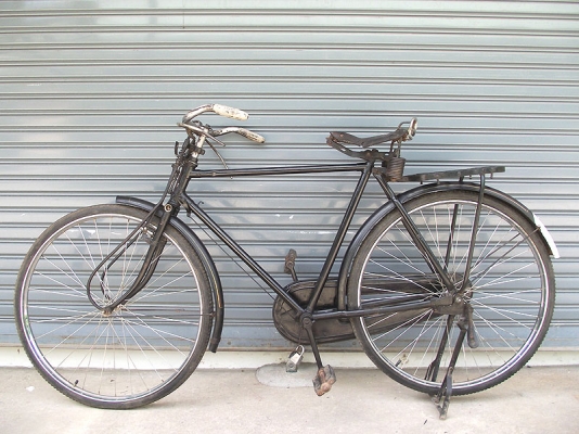 ขายจักรยานโบราณอังกฤษราเล่ห์ 28 ชายรุ่นไม่มีกุญแจคอ แฮนด์พี่แอ๊ดคาราบาวแดงสภาพพร้อมปั่นดีมีรูปครับ