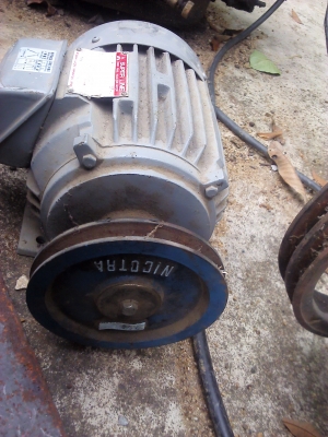 มอเตอร์ mitsubishi 2 แรง 3 เฟส 380 V. สภาพพร้อมใช้ เสียงเงียบ แรงดี(มีVDOทดสอบลองให้แล้วครับ) มอเตอร์ mitsubishi 2 แรง 3 เฟส 380 V. สภาพพร้อมใช้ เสียงเงียบ แรงดี(มีVDOทดสอบลองให้แล้วครับ)