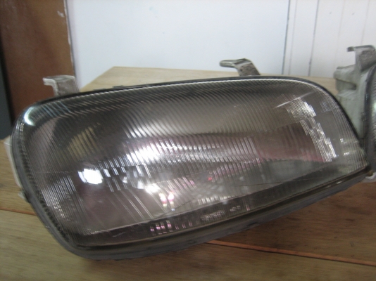 ขายโคมไฟหน้าโตโยต้าสภาพดี