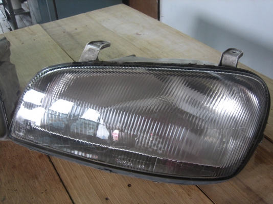 ขายโคมไฟหน้าโตโยต้าสภาพดี